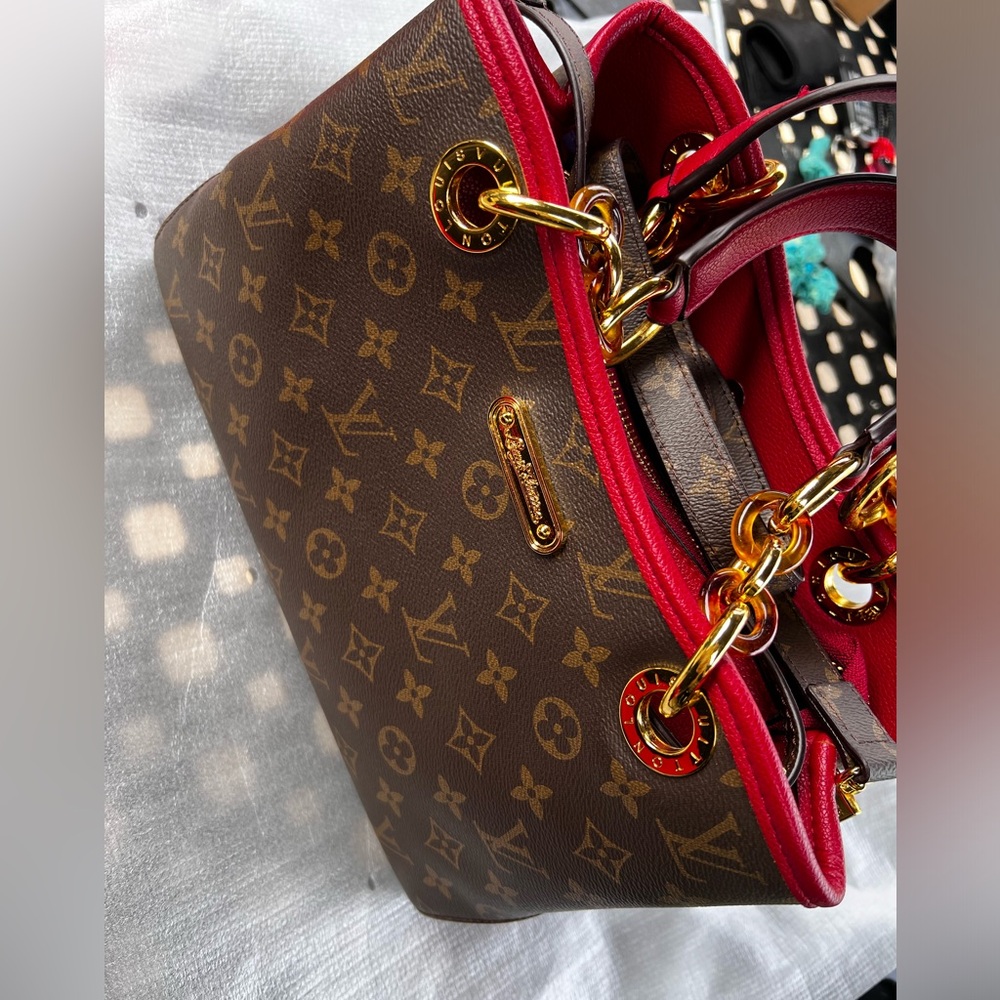Crossbody or hand purse